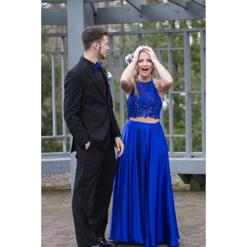 SUPER CUTE PROM DRESS